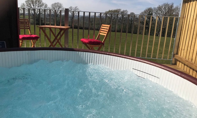 Pentrefelin Cabin | Cothi lodge luxury clamping on the heart of Wales