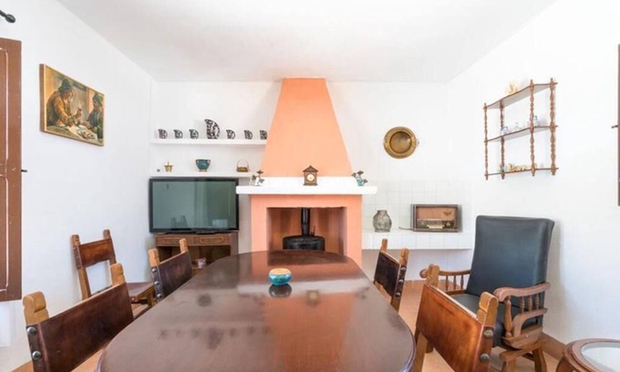 Domingo Perez de Granada House | Cotilfar Cottage with Outdoor Pool