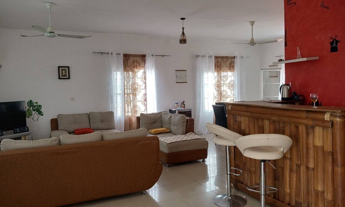 Abomey-Calavi House | Cotonou: House with garden