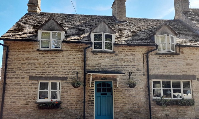 Luckington Bed & Breakfast | Cotswold Cottage Bed & Breakfast