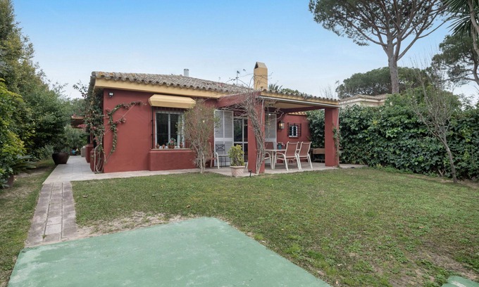 El Puerto de Santa Maria Cottage | Cottage 'Rocio' with Private Terrace, Wi-Fi and Air Conditioning