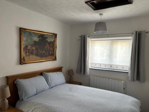 Bedford Apartment | Cottage 1, a Cosy Retreat with Secure Parking