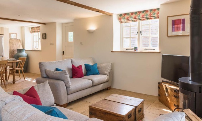 Witney House | Cottage 1 New Yatt Farm