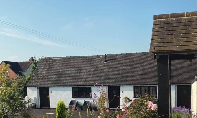 Tutbury House | Cottage 1 - Oak , Cosy & warm with everything you need, close to Alton Towers