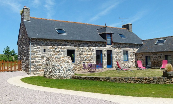 Hillion Cottage | Cottage 12 or 14 seats group (2 ch RMCs in stone farmhouse with garden)