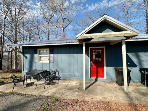 Nancy House | Cottage 15- Lees Ford Marina