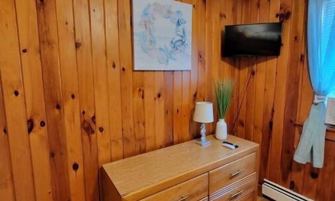 Hampton Cottage | Cottage 200ft From Beach and Boardwalk !