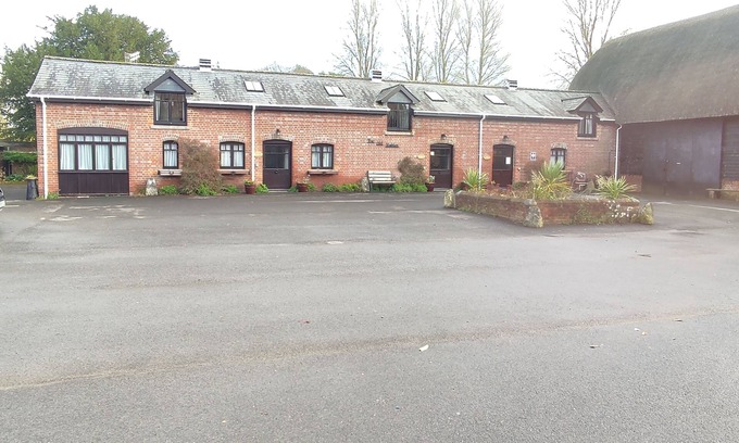 Britford Cottage | Cottage 3 - Three Bedroom Cottage