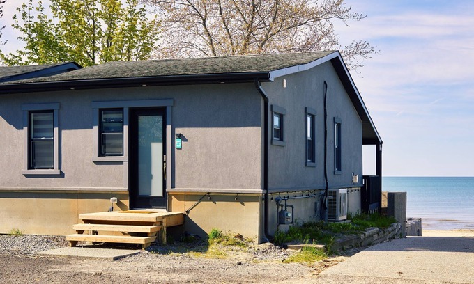 Wainfleet House | Cottage # 5...thelongbeachresort.ca
