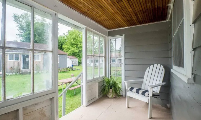 Stow Cottage | Cottage #7 - Lakefront Cozy Cottage with 1 bedroom in Charming Stow, NY