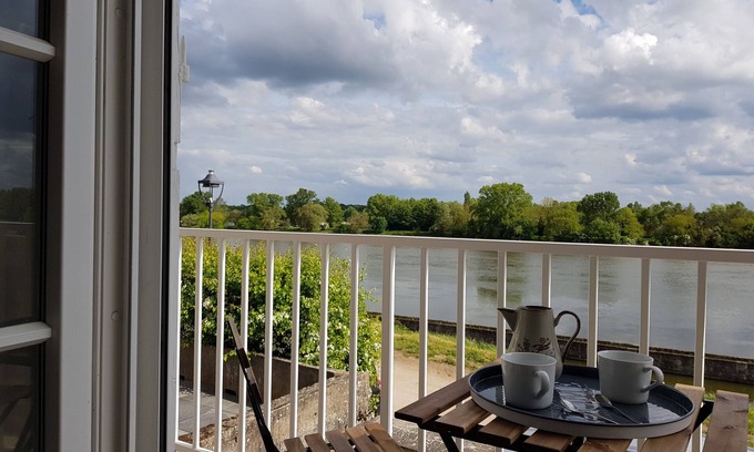 Orleans House | Cottage along the Loire on Private Road 10 minutes from the City Center. 4p