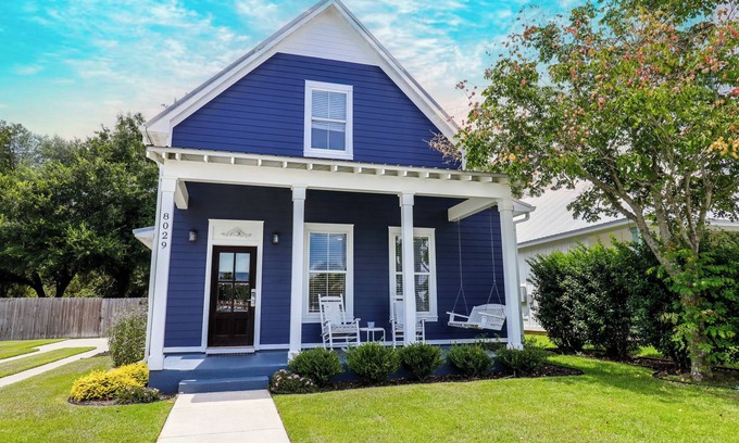 Foley House | Cottage at Bella Vista | Private Hot Tub + Near Beach