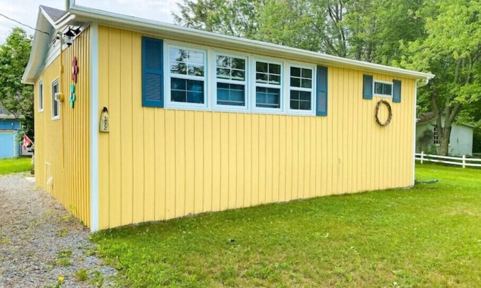 Newport Landing Cottage | Cottage at Evangeline Beach & near Local Wineries
