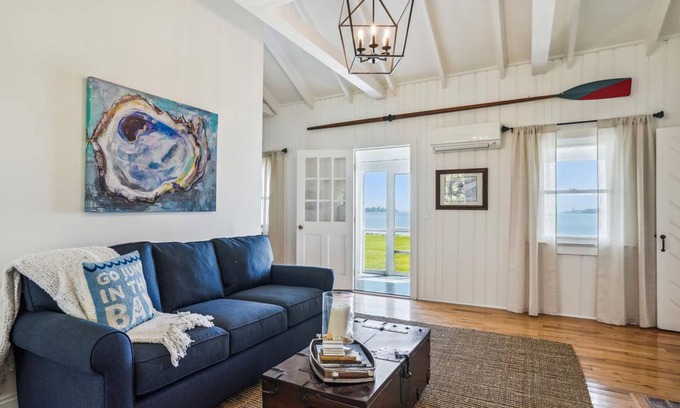 Royal Oak Cottage | Cottage at Goose Neck Point