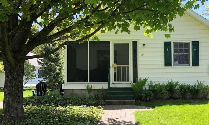 Lake George Cottage | Cottage at Takundewide on Lake George - small community w/amenities and a Dock