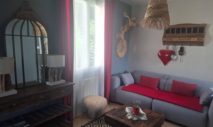 Incheville House | cottage at the edge of the forest .All travelers will be welcome