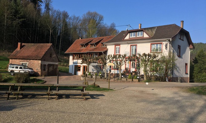 Windstein Cottage | Cottage at the foot of the Castles