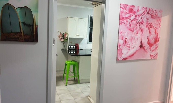 Redwood Park House | Cottage BNB near the hill