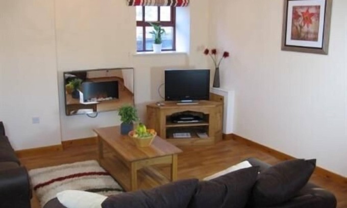 Lymm Cottage | Cottage Boomedge Room at Broomedge Farm Cottages