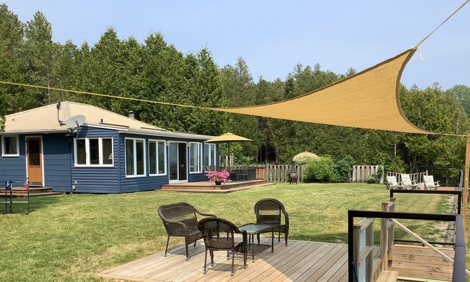 Brighton Cottage | Cottage bungalow on Lake Ontario near Brighton / Prince Edward County