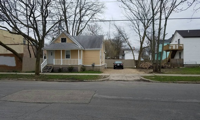 Grand Rapids House | Cottage Bungalow in Downtown Grand Rapids, MI