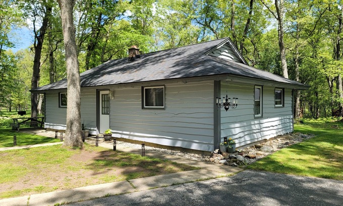 Baldwin House | Cottage by BIG STAR LAKE