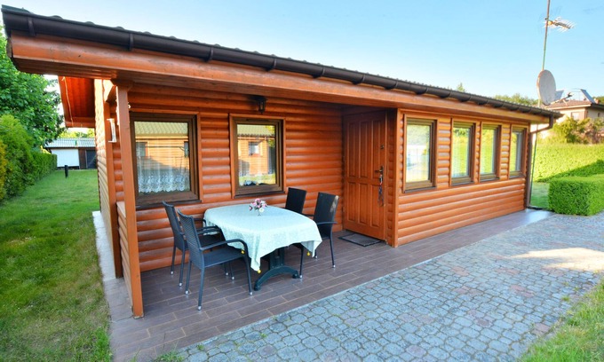 gmina Manowo House | Cottage by Rosnowskie Lake with Sandy Beach