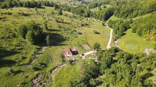 Pluzine House | Cottage by the brook