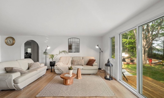 Mount Uniacke Cottage | Cottage by the lake - cozy escape