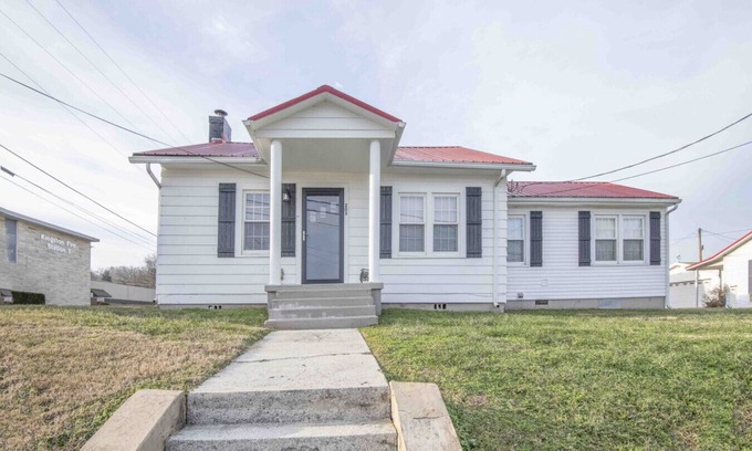 Kingston House | Cottage by the Lake - Kingston, TN