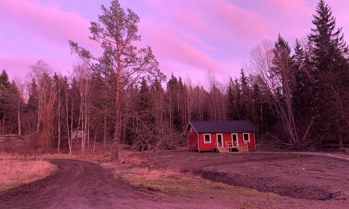Norrtalje Municipality Cottage | Cottage by the lake