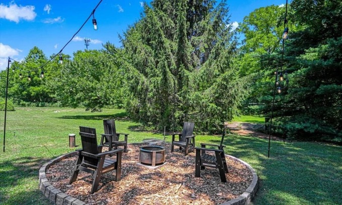 Parkesburg House | Cottage By The Pines