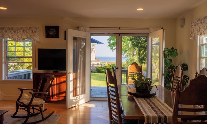 Cape Elizabeth House | Cottage by the Sea - Steps to Crescent Beach, a Quick Drive to Portland