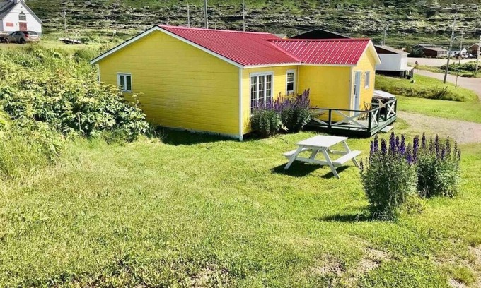 The Whale Route House | Cottage by the sea. Five minutes from the Newfoundland ferry!