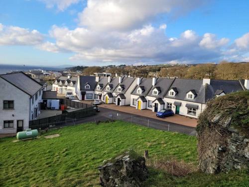 Greencastle House | Cottage by the sea Greencastle