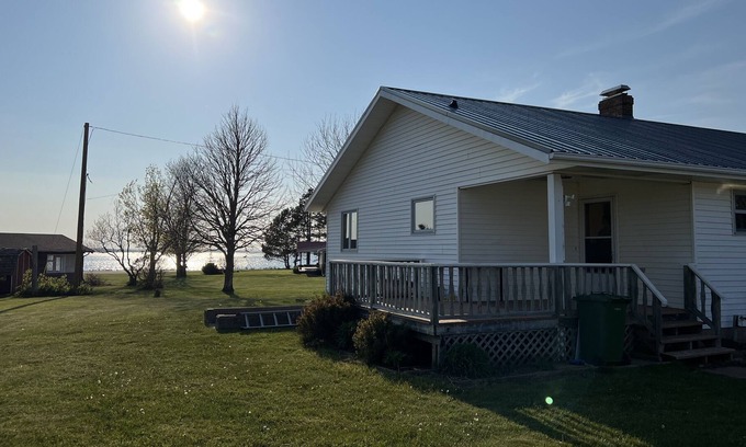 York Cabin | Cottage by the Shore