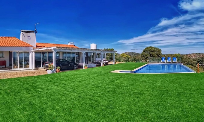 Santa Margarida da Serra Cottage | Cottage 'Cardos Villa - Private Swimming' with Mountain View, Private Pool and Wi-Fi