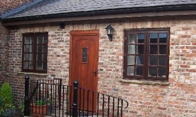 Flaxton Cottage | Cottage Cart Shed at Thompsons Arms Holiday Lets + B & B