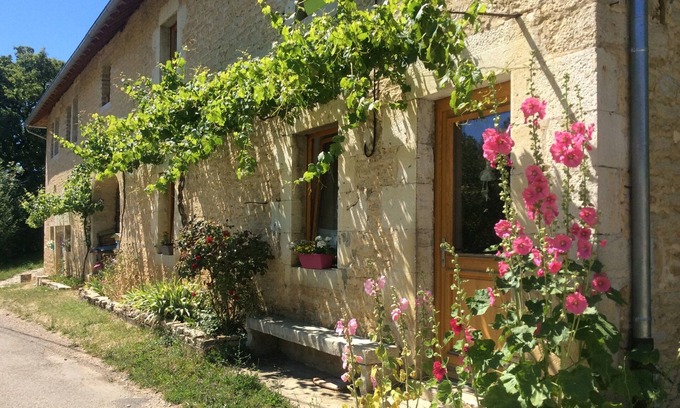 Ivrey Apartment | Cottage character in quiet village on the slopes of Mount Poupet