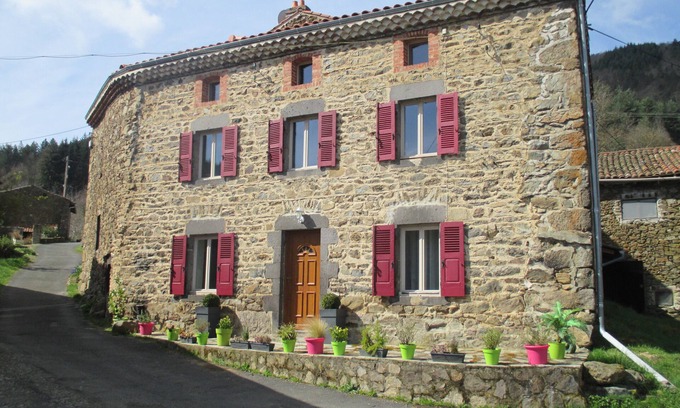 Villeneuve-dʼAllier Cottage | Cottage Clément from 4 to 12 people