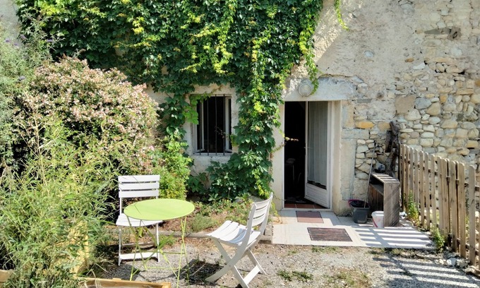 Mirabel-et-Blacons Hotel | Cottage close to the village center and Drôme
