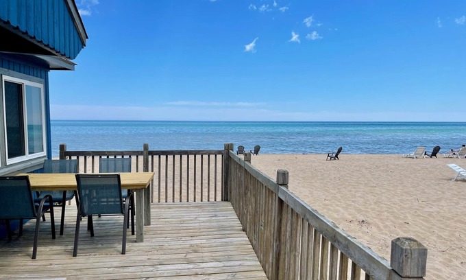 Oscoda Cottage | Cottage Cove · Lake Huron Beach Cottage No. 5