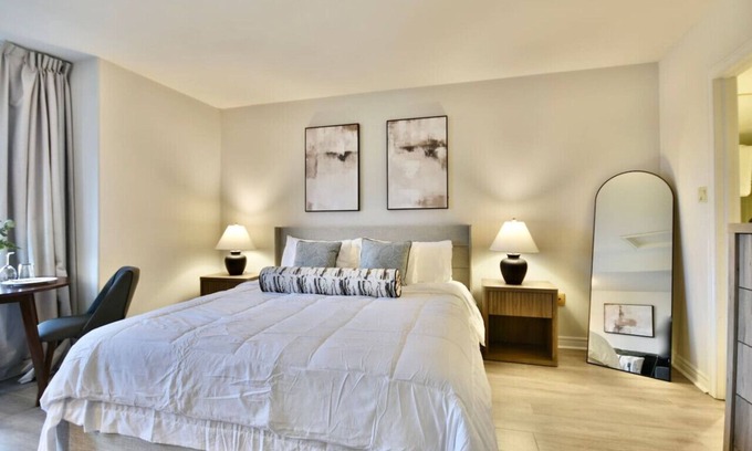 Oro-Medonte Condo | Cottage Cozy Haven king bed Suite - pullout couch.