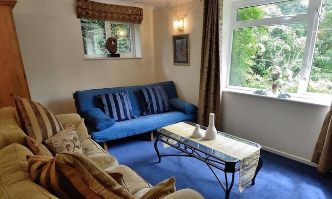 Cambridge Cottage | Cottage-Ensuite with Shower-Cam Cottage