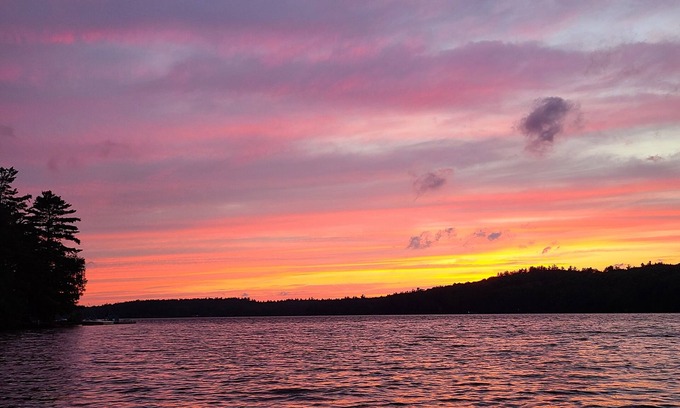 Anstruther Lake Cottage | Cottage getaway on beautiful clean Anstruther Lake