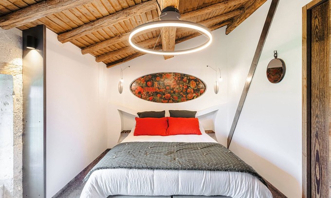 Pissotte House | Cottage 'Gite Les 3 Piliers' with Private Terrace, Shared Garden and Wi-Fi
