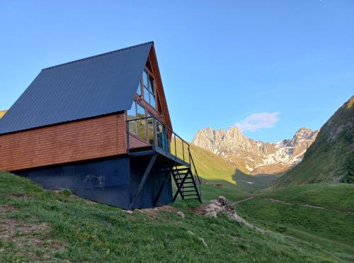Juta Cabin | Cottage Hillside in Juta
