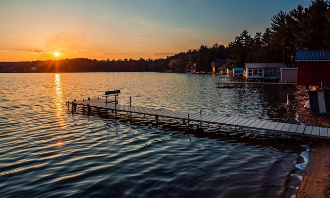 Wautoma Cottage | Cottage House on Little Hills Lake; Beach, Pier, Kayaks, Paddleboards & more