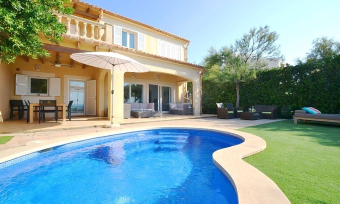 Urbanizacion S'Estanyol House | Cottage in Mallorca near Sandy Beach