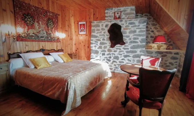 Anglards-de-Salers House | Cottage in Anglards de Salers, beds made on arrival!